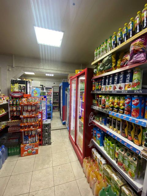 Продуктовый магазин, овощная лавка, столовая