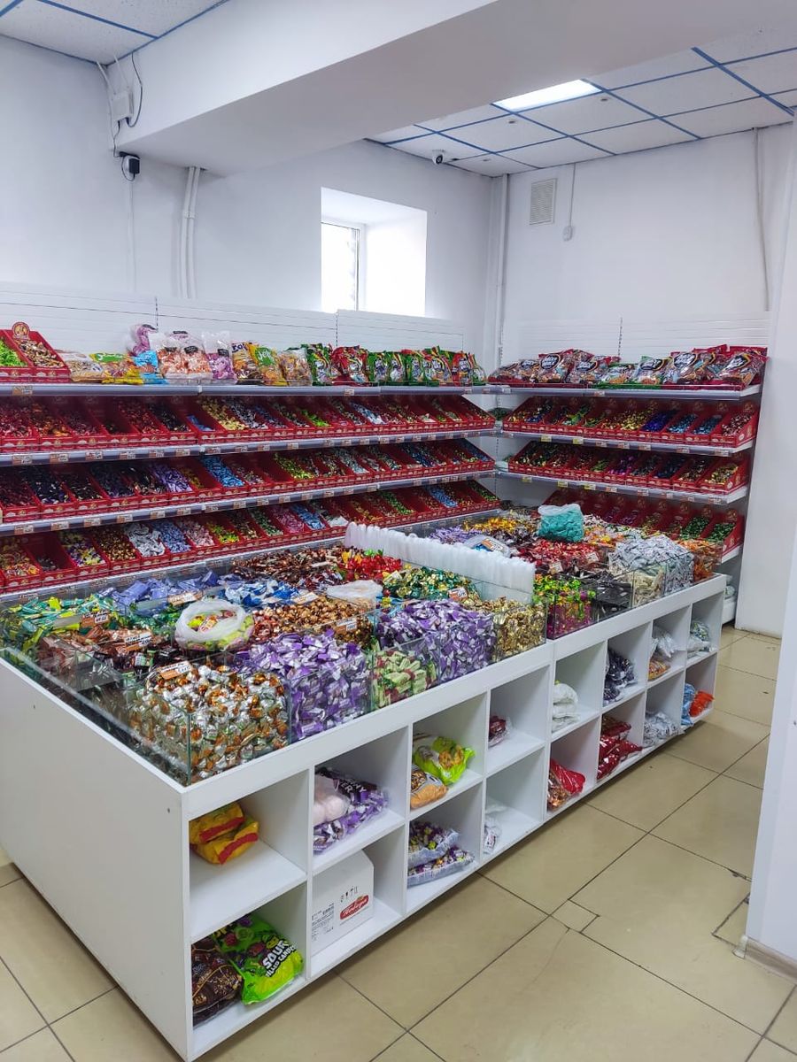 Сеть фирменных продуктовых магазинов