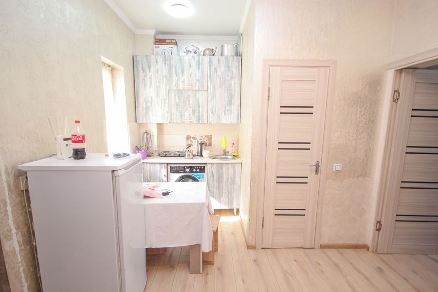 Общежитие с магазином и банями