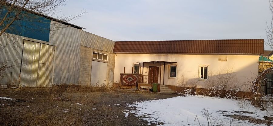 Производственная база с жилым помещением