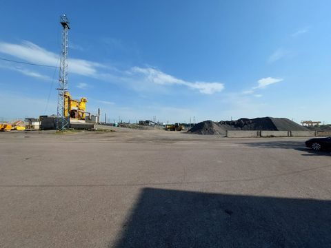 База с асфальтным заводом в Астане