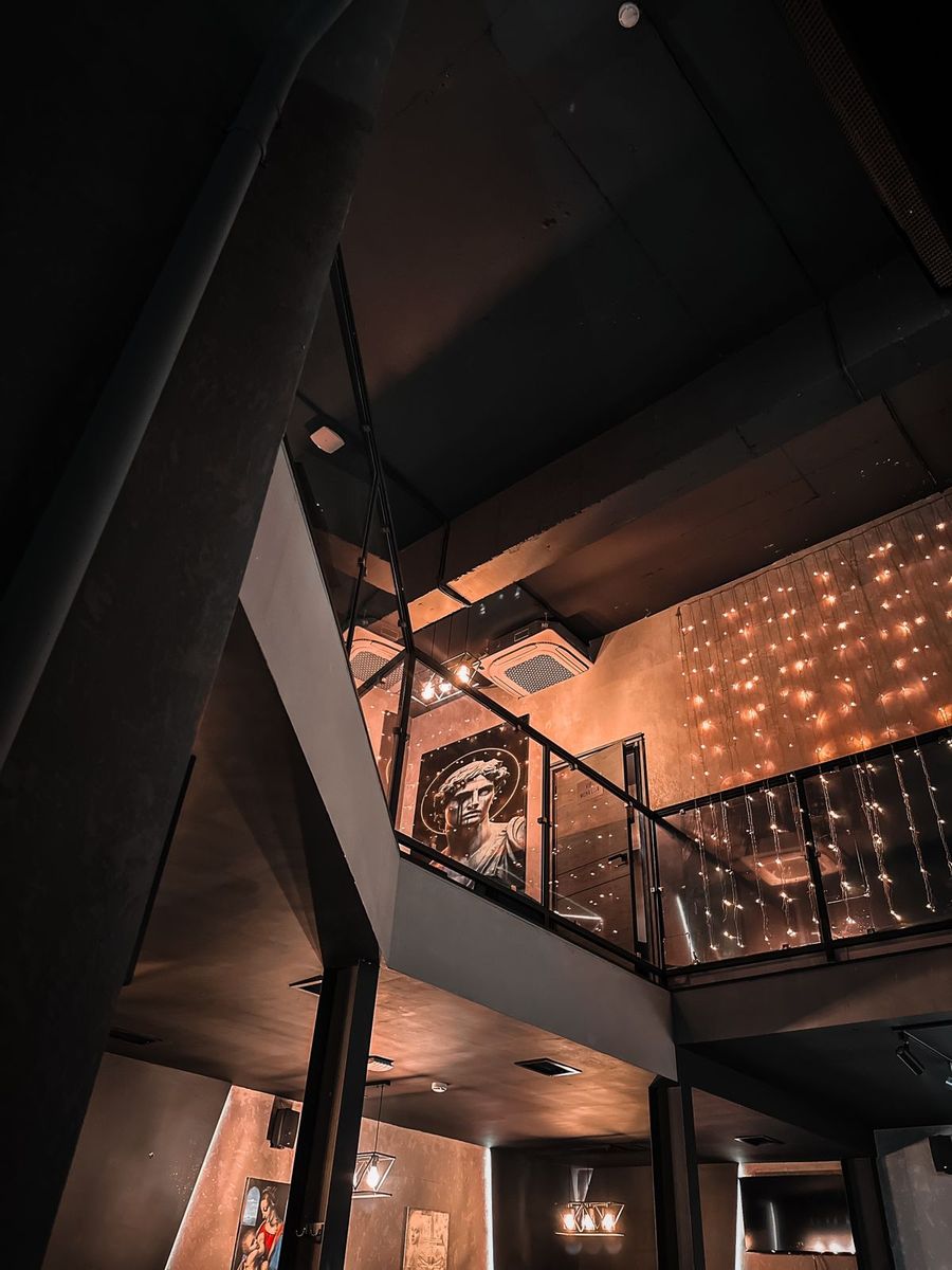 Lounge bar