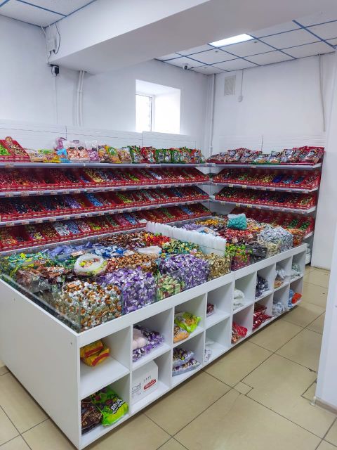 Сеть фирменных продуктовых магазинов