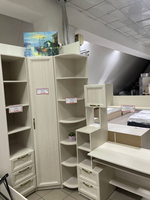 Мебельный салон в торговом центре