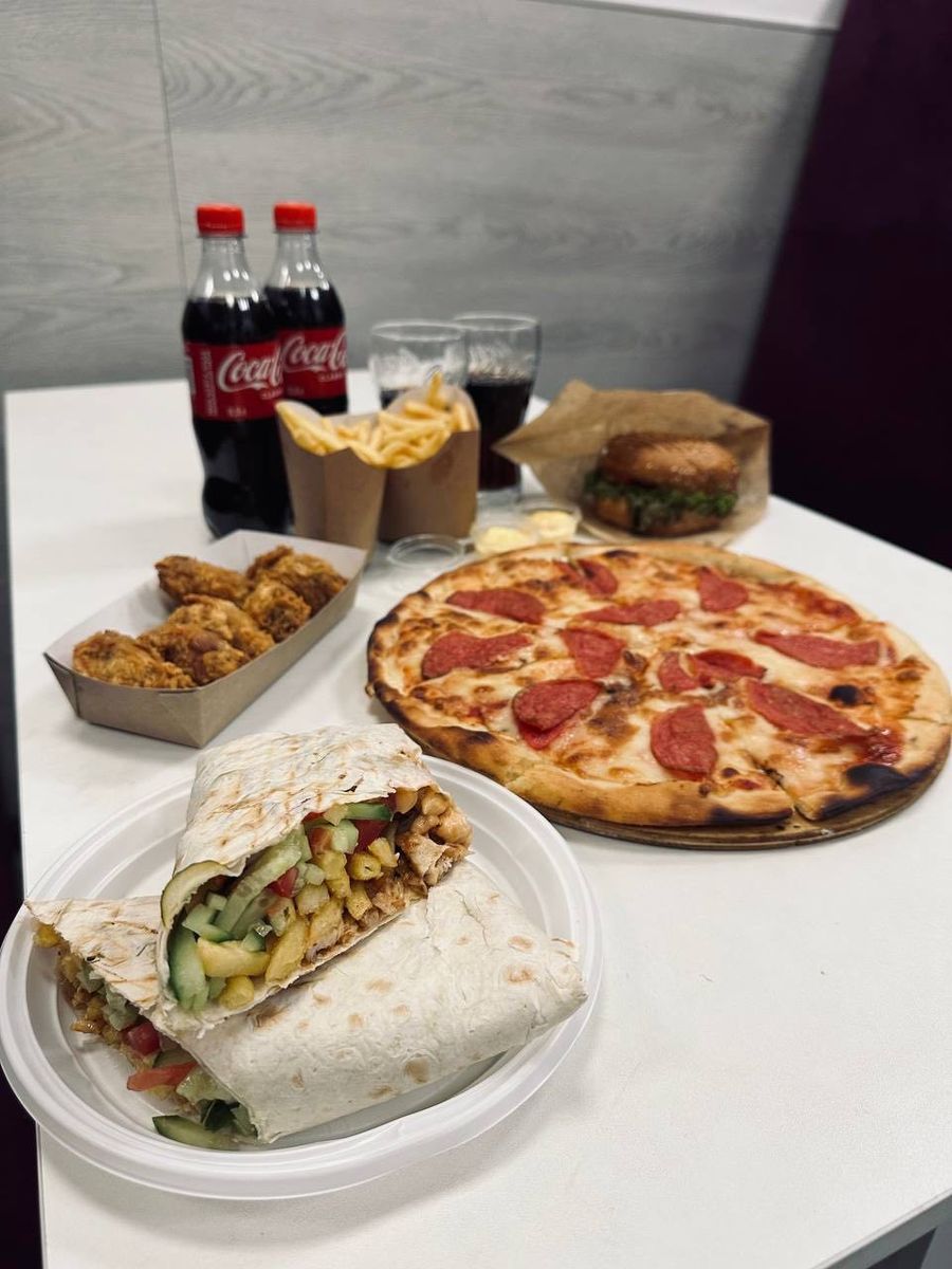 Фастфуд-кафе в проходимом месте Астаны