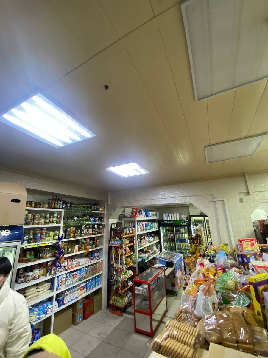Продуктовый магазин, овощная лавка, столовая