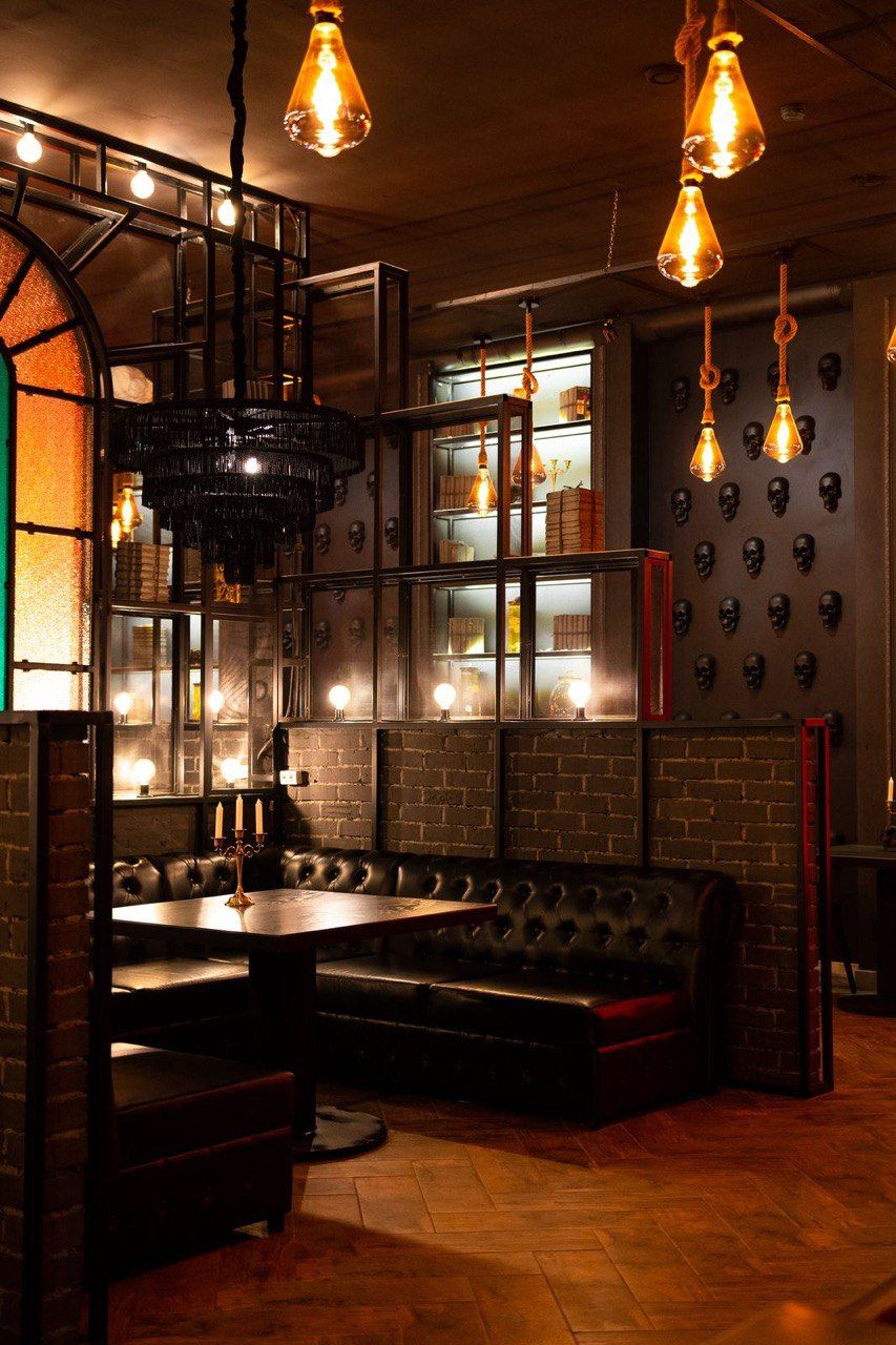 Lounge Bar Lecter