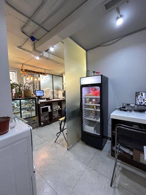 Кофейня и цветочная