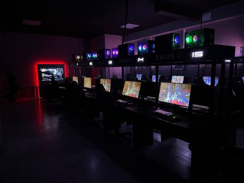 Компьютерный клуб ZEUS