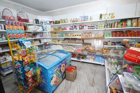Общежитие с магазином и банями