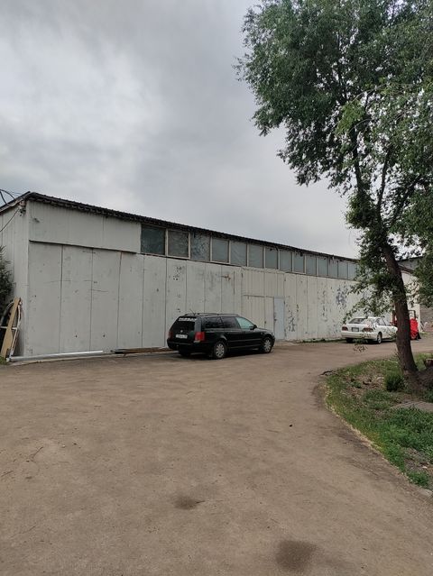 Промышленная база - 0, 72 га. 1465 м2