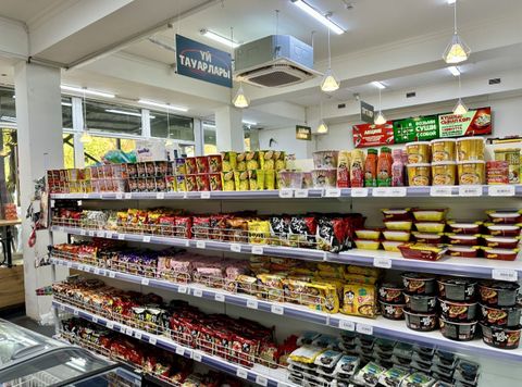 Продуктовый магазин-кафе с цехом