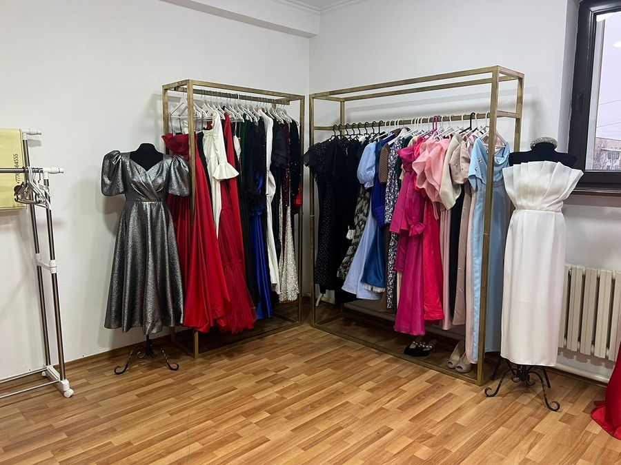 Прокат вечерних платьев