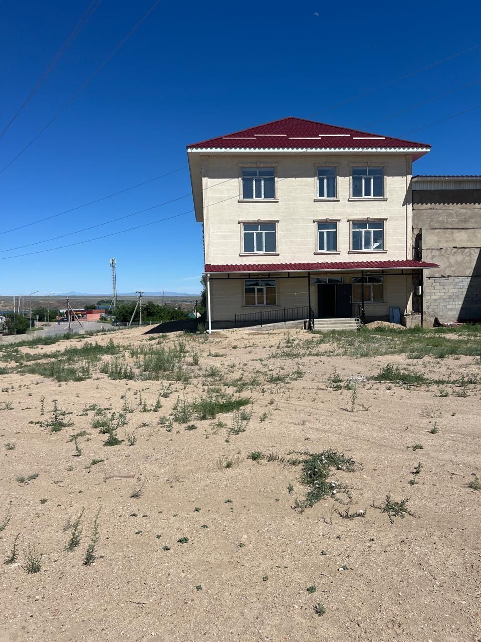 Офисное здание и складские помещения