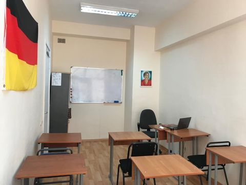 Языковая школа в центре Алматы