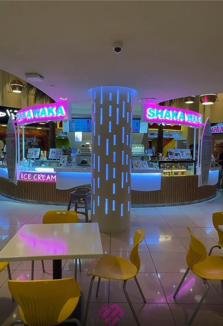 Кафе Shaka Waka в Mega Mall