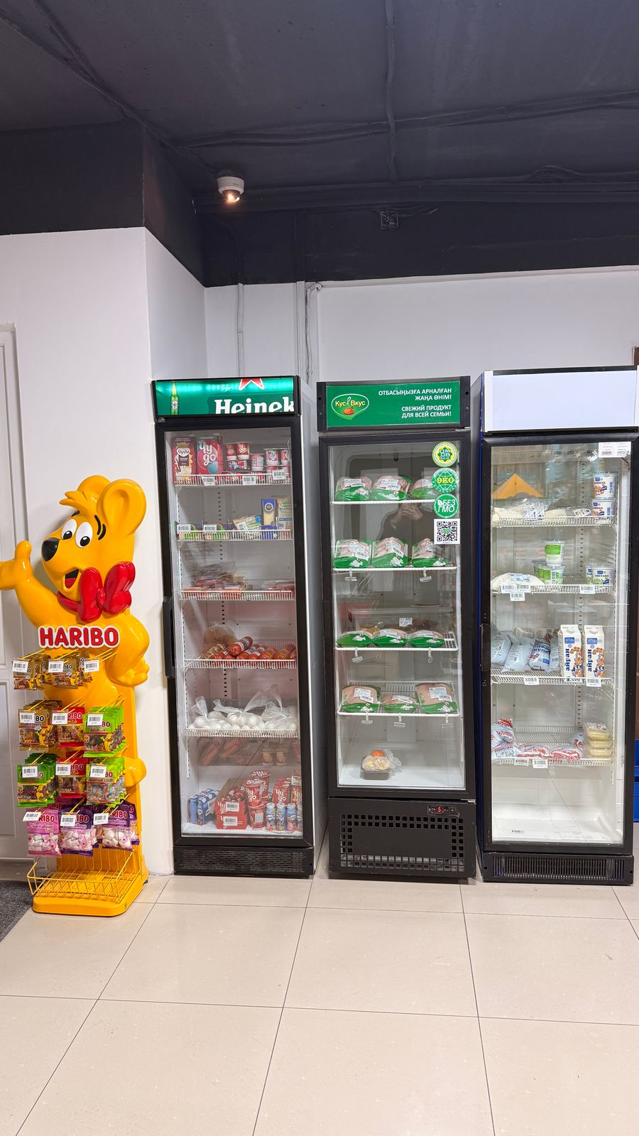 Продуктовый мини-маркет в торговом центре
