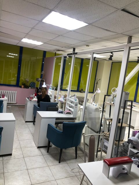 Прибыльный салон красоты в центре