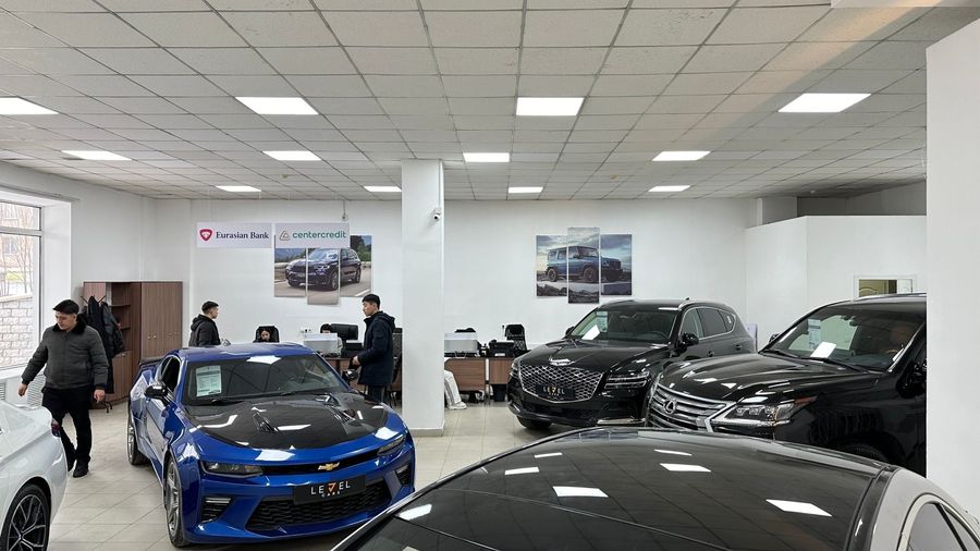 Автосалон