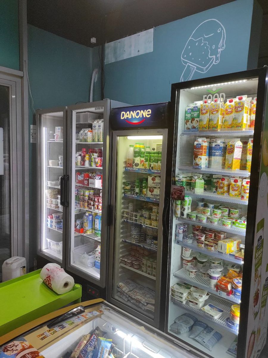 Продуктовый магазин в густонаселенном ЖК