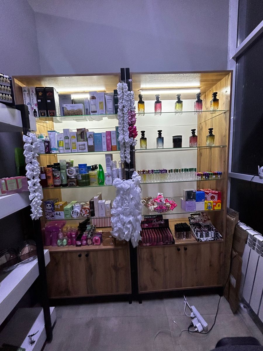 Отдел косметики на левом берегу