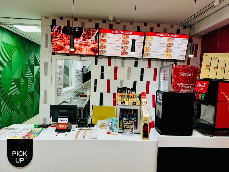 Популярная сеть пиццерий Papa John’s в Астане