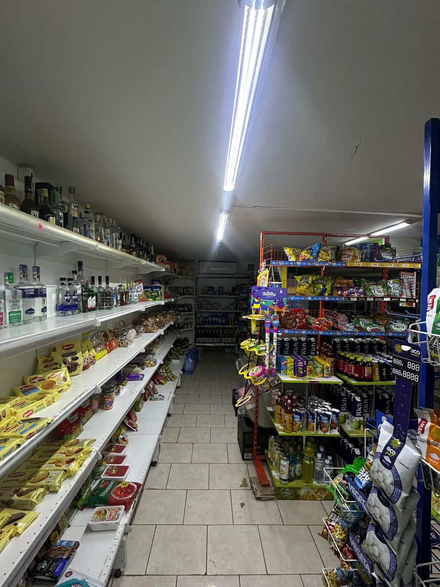 Действующий продуктовый магазин