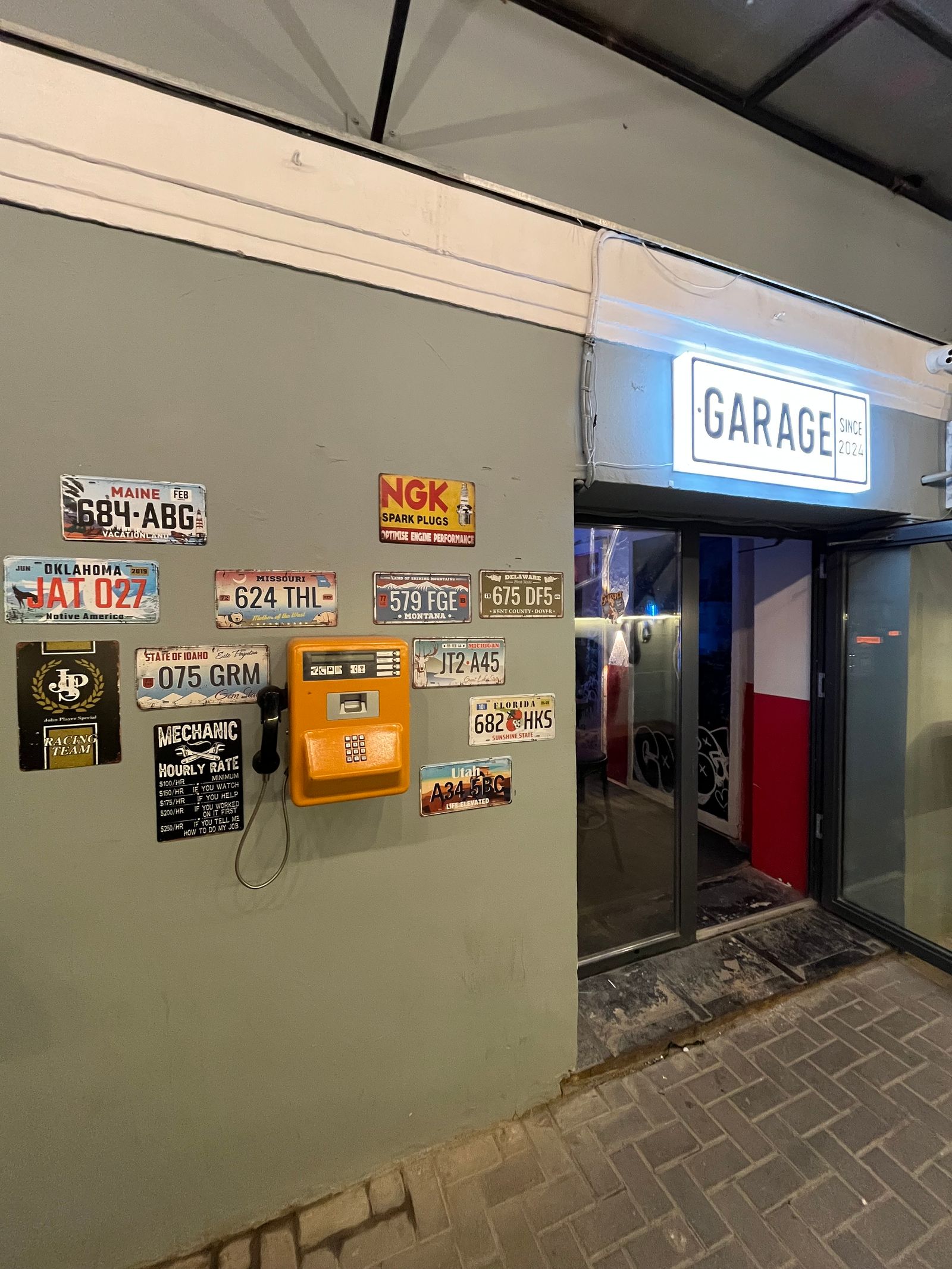 Бар «GARAGE»
