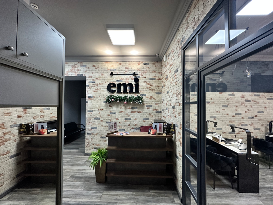 Международная школа маникюра «Emi»