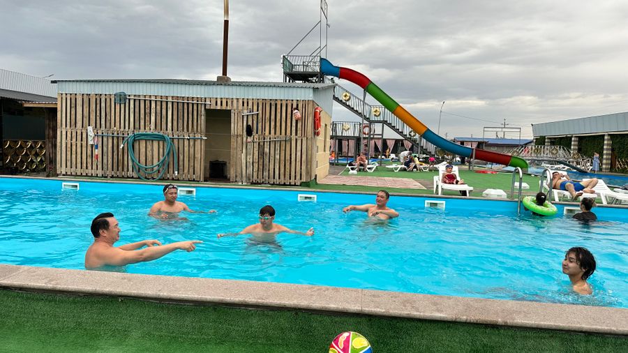 Комплекс с бассейнами