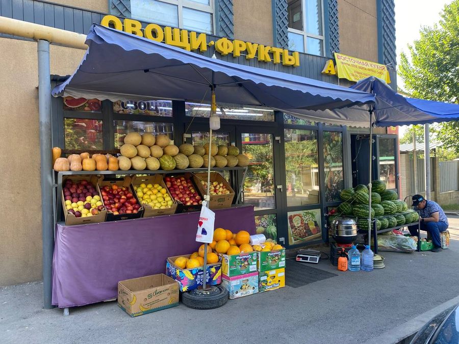 Продуктовый магазин, овощная лавка, столовая