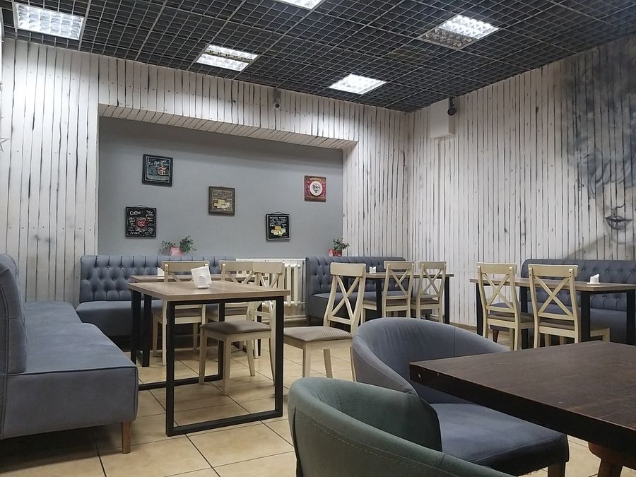 Кафе-столовая в бизнес центре Амбассадор