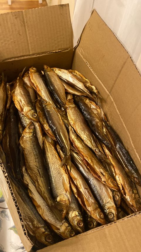 Компания по упаковке и продаже копчёной рыбы