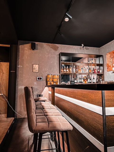 Lounge bar