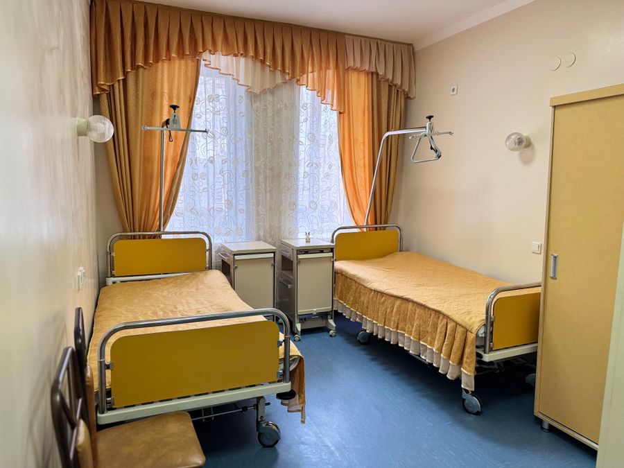 Действующий медицинский центр с недвижимостью