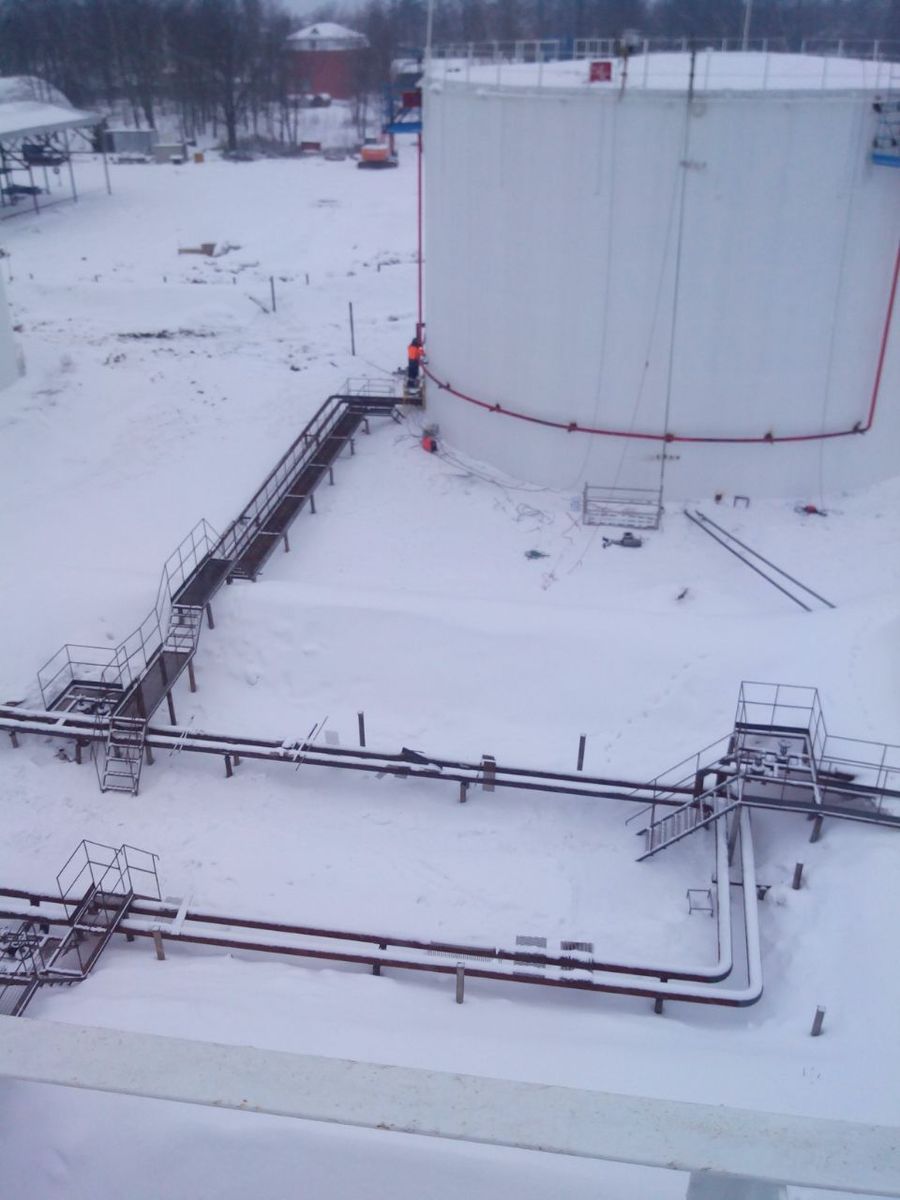 Нефтебаза по хранению и перевалке светлых неф