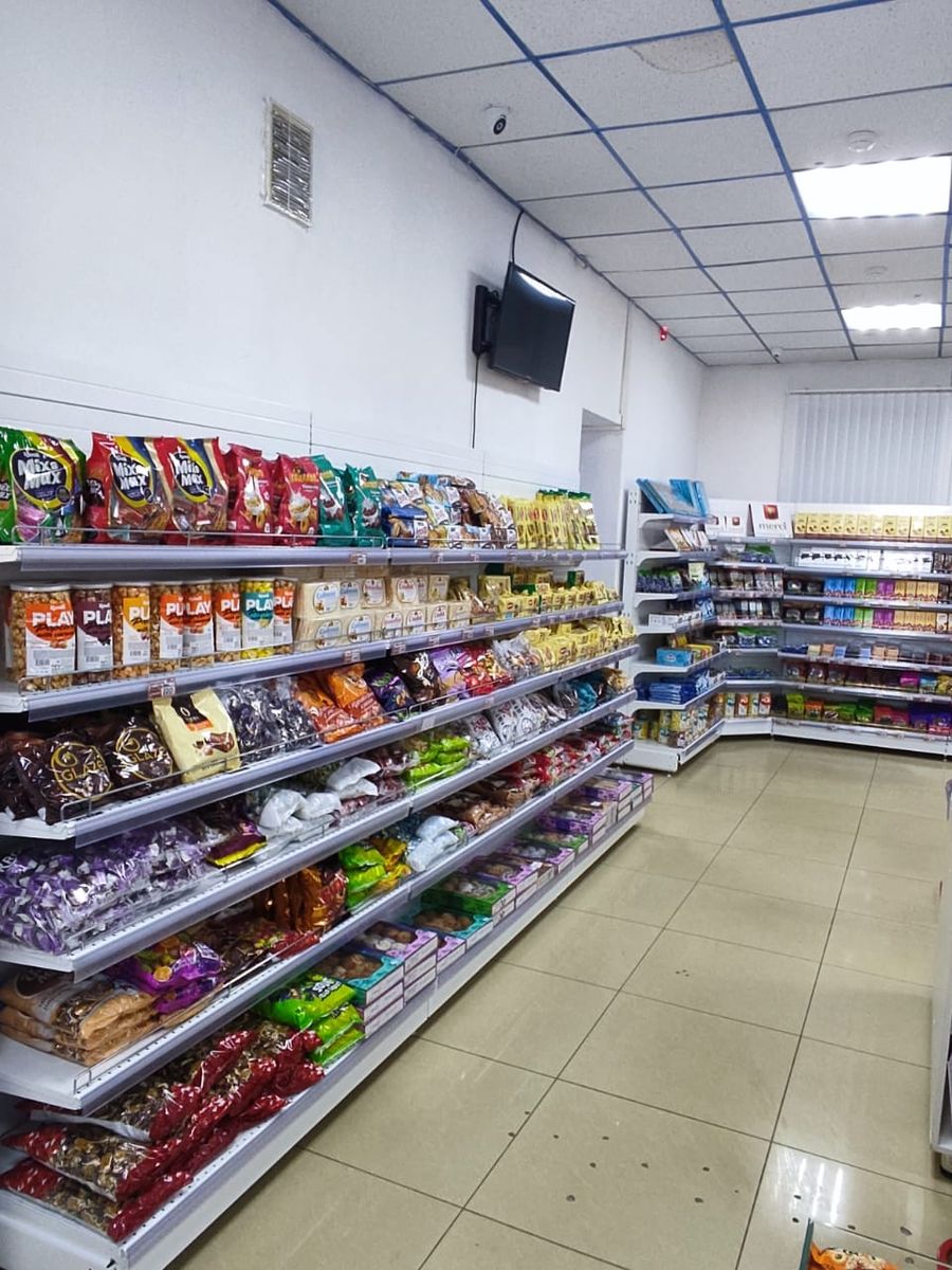 Сеть фирменных продуктовых магазинов