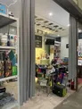 Магазин трендовых товаров в центре города