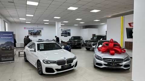 Автосалон
