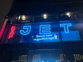 Атмосферный бар с тематикой военной авиации