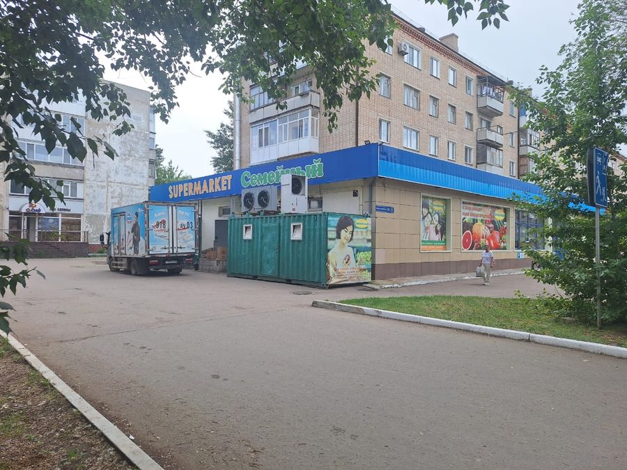Магазин с арендаторами