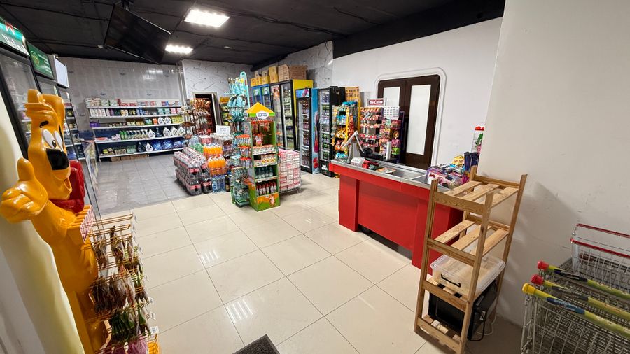 Продуктовый мини-маркет в торговом центре