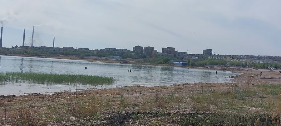 Олимпийский бассейн с гостиницей.