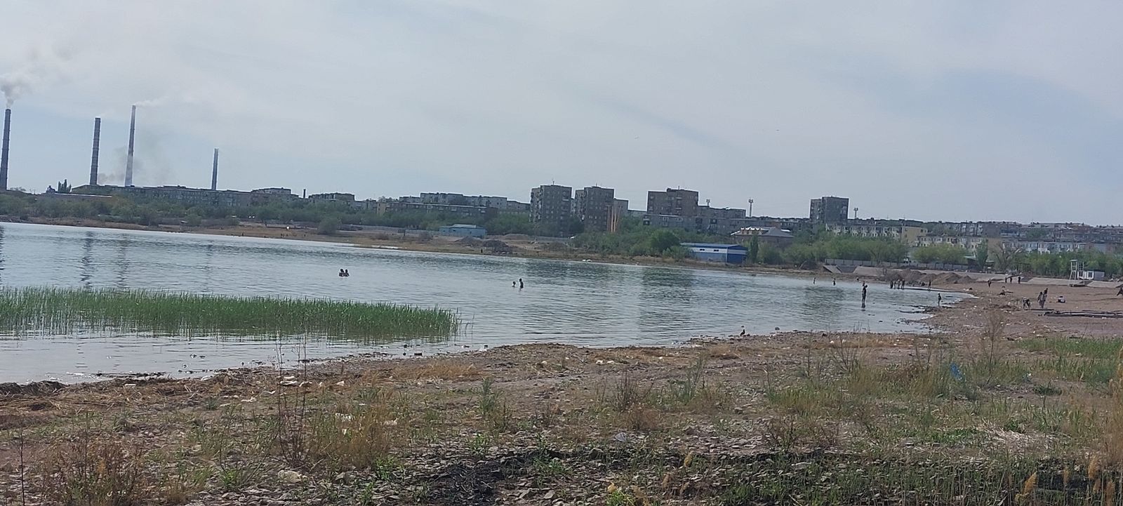 Олимпийский бассейн с гостиницей.