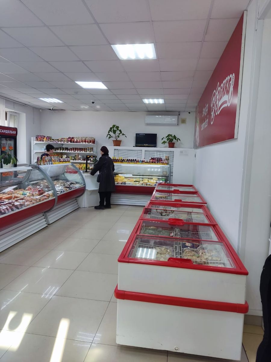 Сеть фирменных продуктовых магазинов