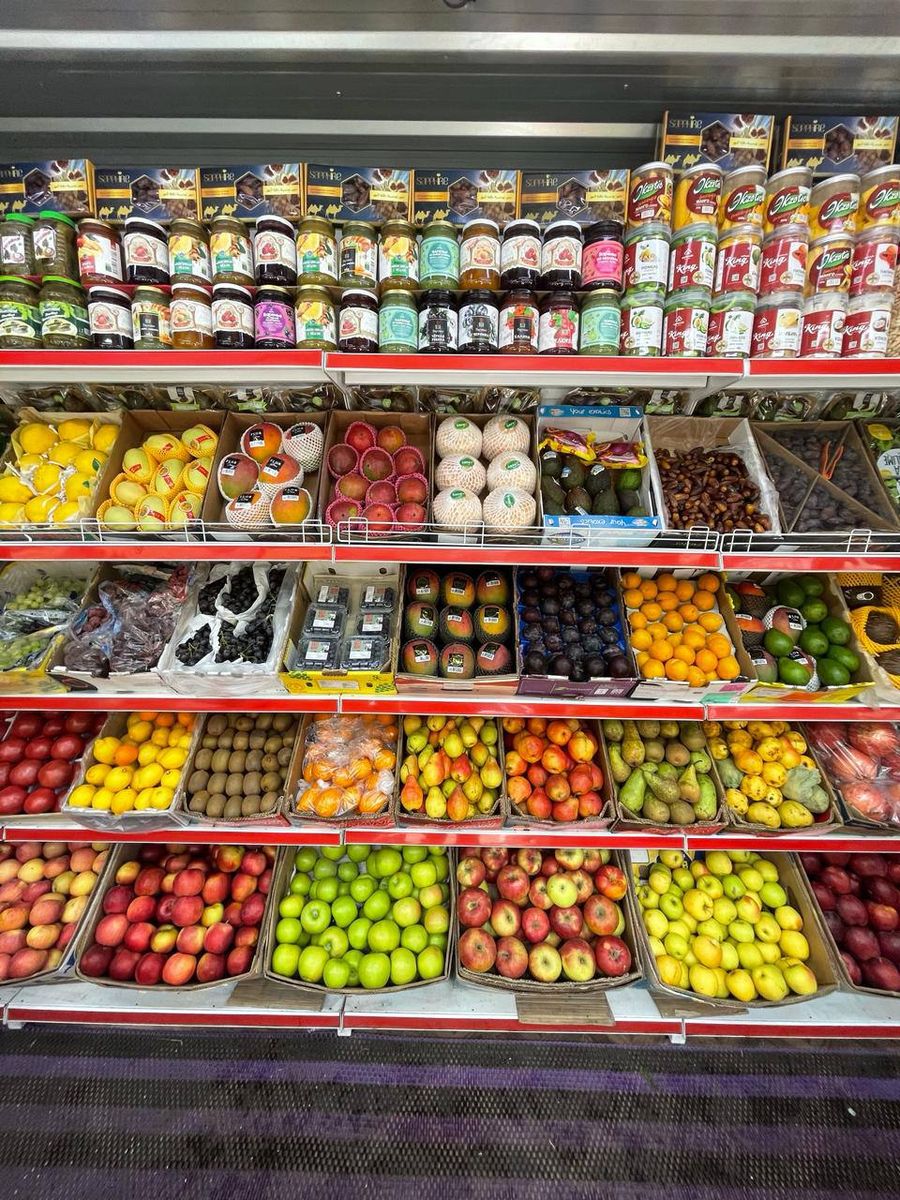 Продуктовый магазин, овощная лавка, столовая