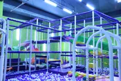 Детский игровой парк с семейным кафе