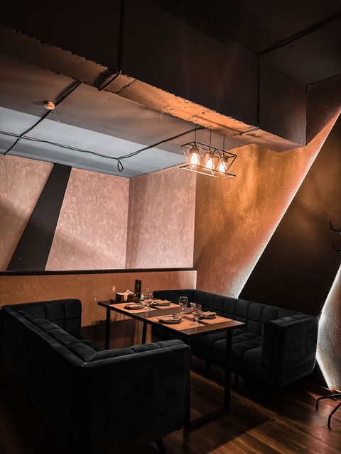Lounge bar