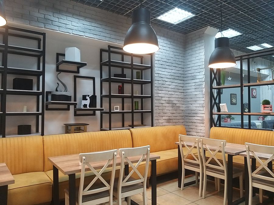 Кафе-столовая в бизнес центре Амбассадор