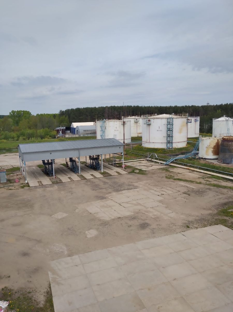 Нефтебаза по хранению и перевалке светлых неф